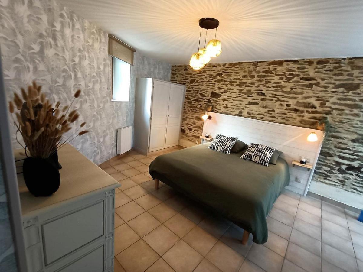 Le Moulin De Benneville Chambres D'Hotes, Petit Dejeuner Compris Cahagnes Eksteriør billede