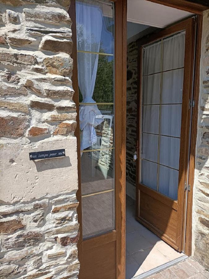 Le Moulin De Benneville Chambres D'Hotes, Petit Dejeuner Compris Cahagnes Eksteriør billede
