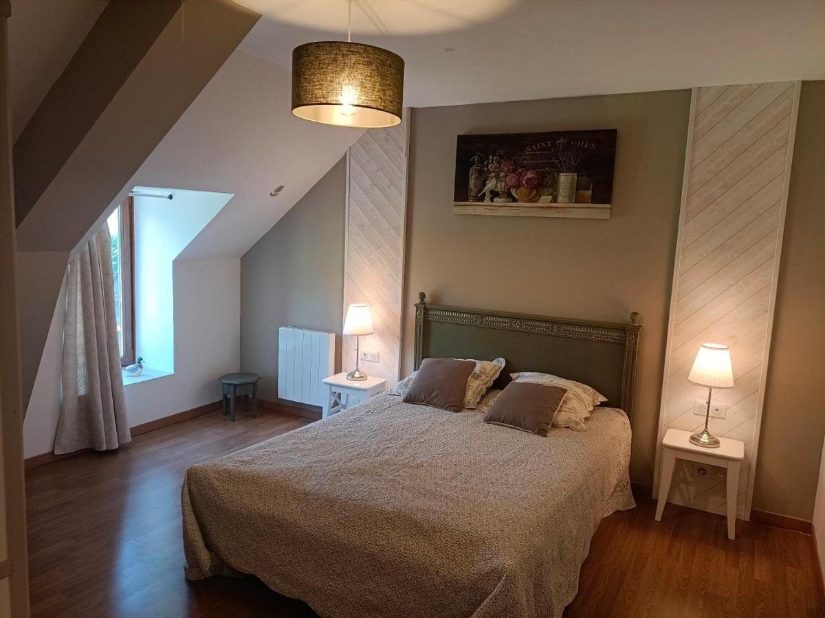 Le Moulin De Benneville Chambres D'Hotes, Petit Dejeuner Compris Cahagnes Eksteriør billede