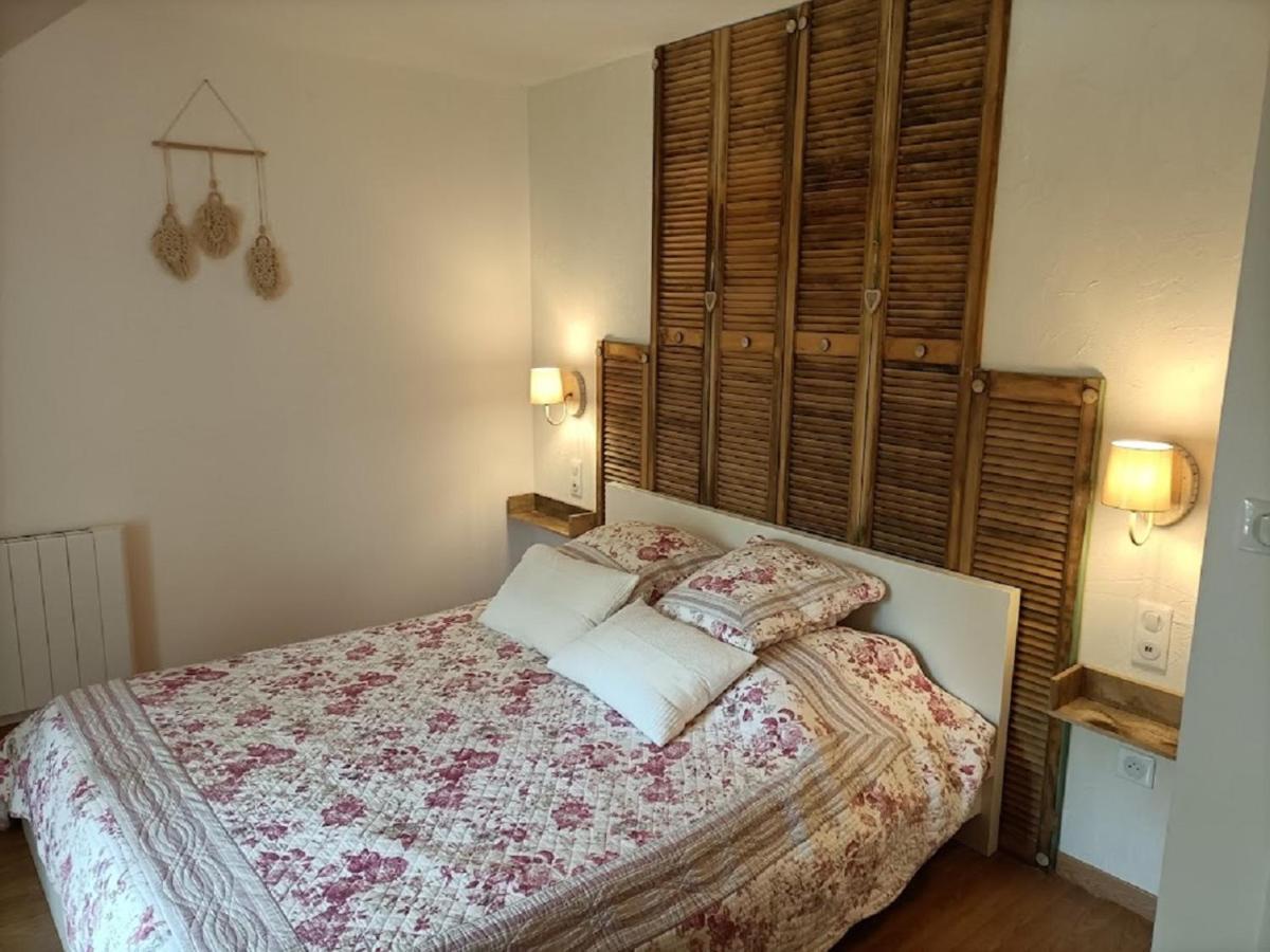 Le Moulin De Benneville Chambres D'Hotes, Petit Dejeuner Compris Cahagnes Eksteriør billede