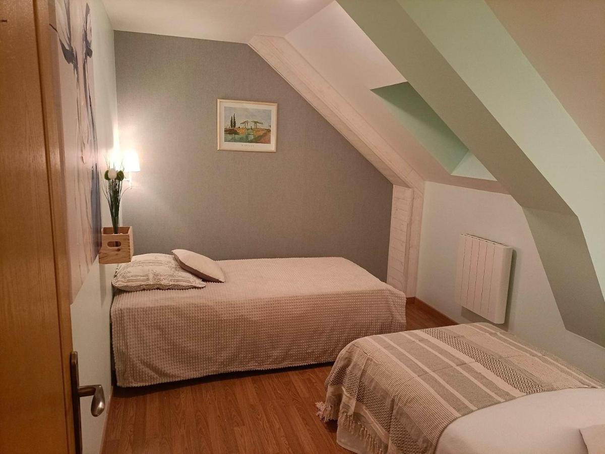Le Moulin De Benneville Chambres D'Hotes, Petit Dejeuner Compris Cahagnes Eksteriør billede