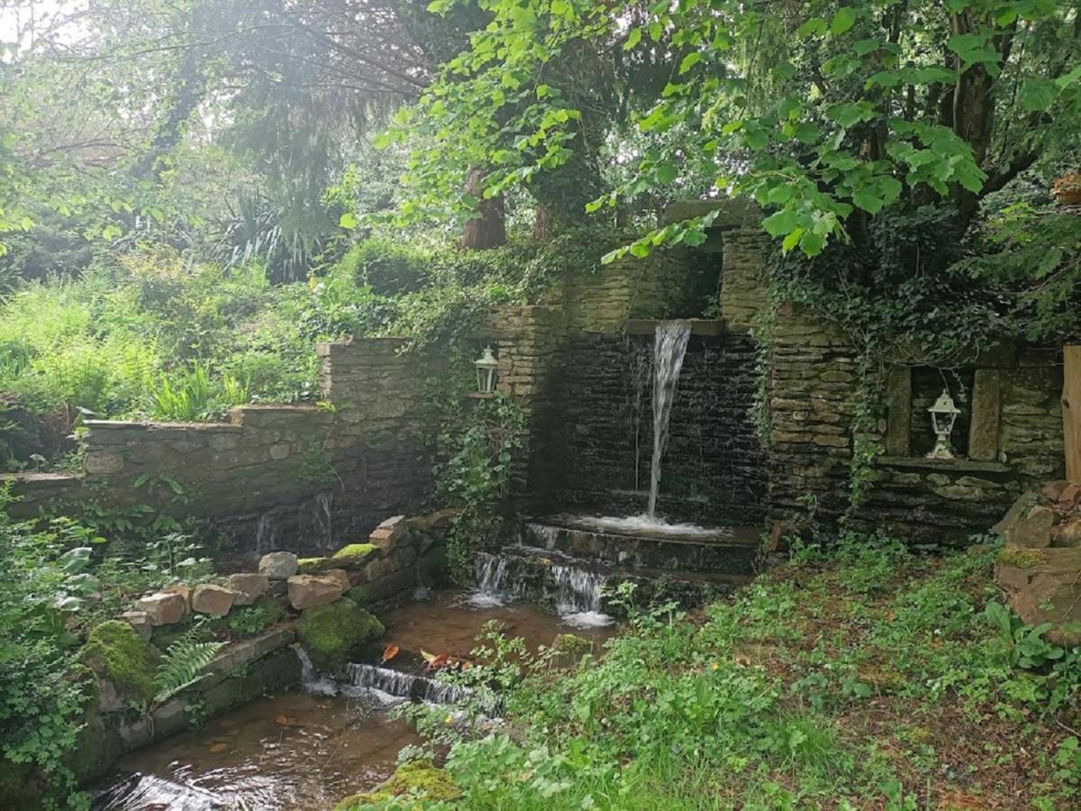 Le Moulin De Benneville Chambres D'Hotes, Petit Dejeuner Compris Cahagnes Eksteriør billede