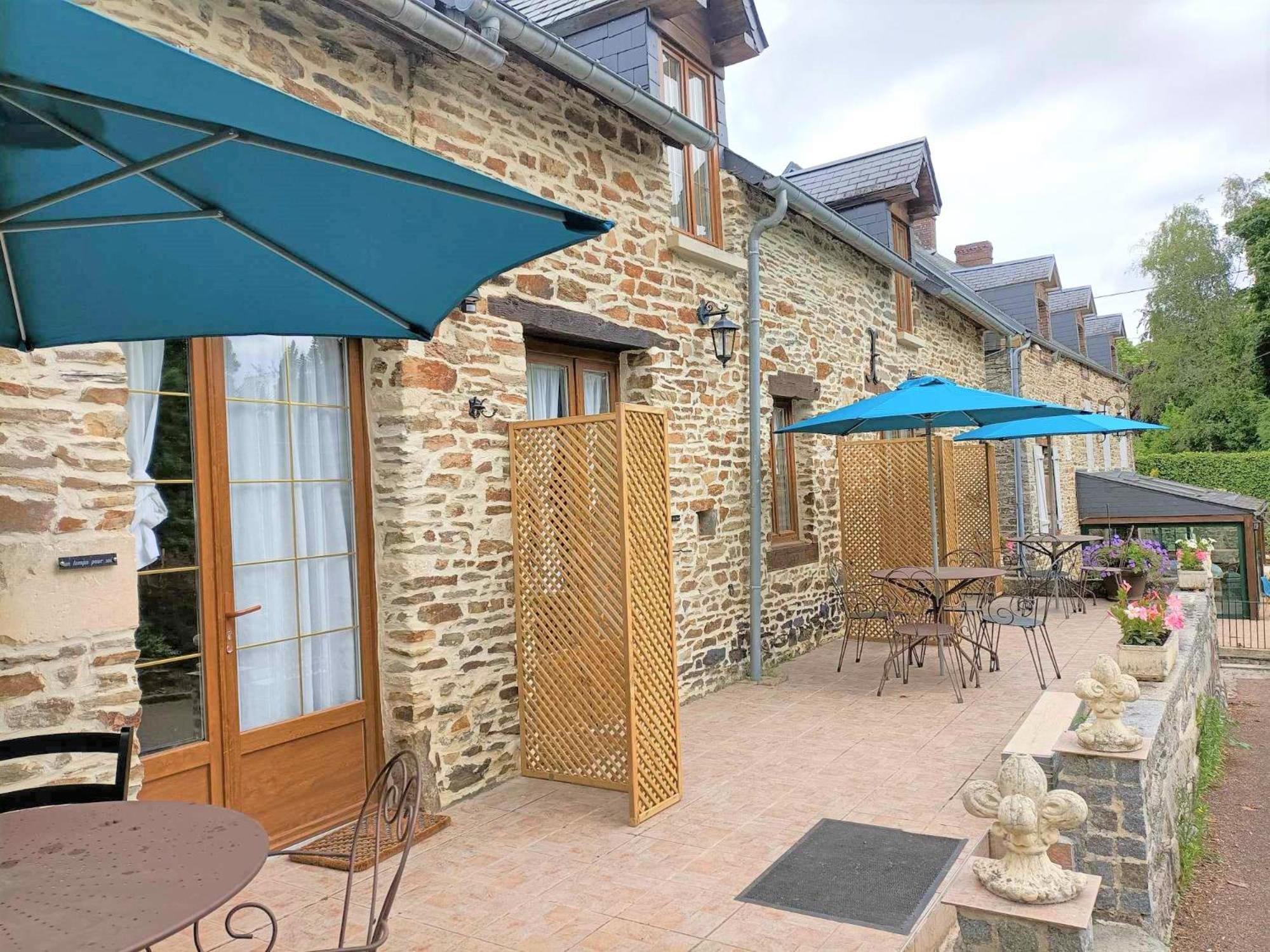 Le Moulin De Benneville Chambres D'Hotes, Petit Dejeuner Compris Cahagnes Eksteriør billede